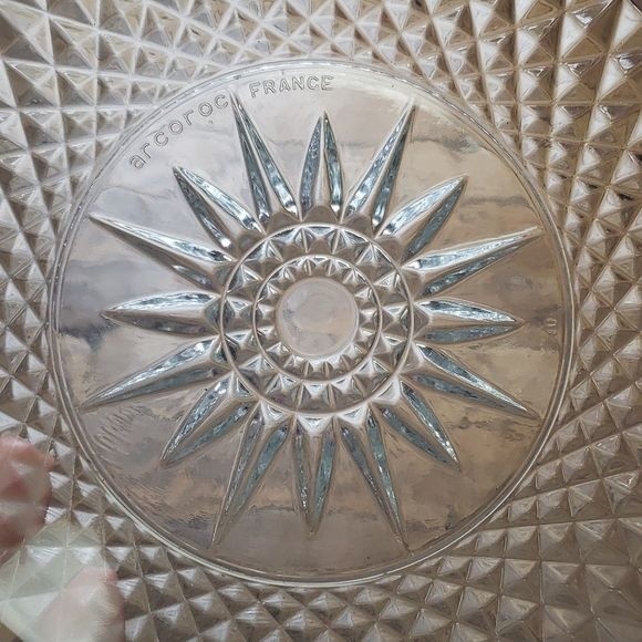 Arcoroc Serving Bowl with Sun Design 9 Inches - Picture 4 of 8